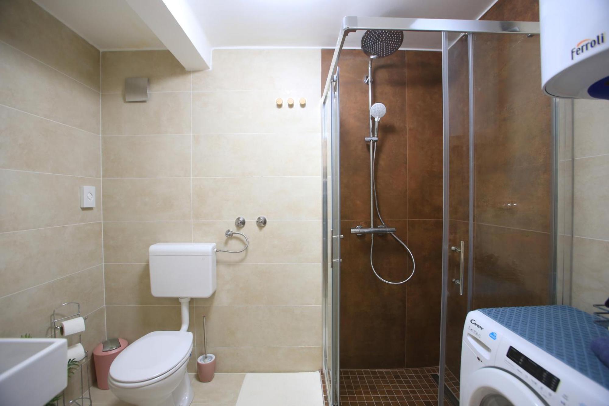 Bamboo Oasis Apartment With Terrace In The Garden And Free Parking, غييكا المظهر الخارجي الصورة