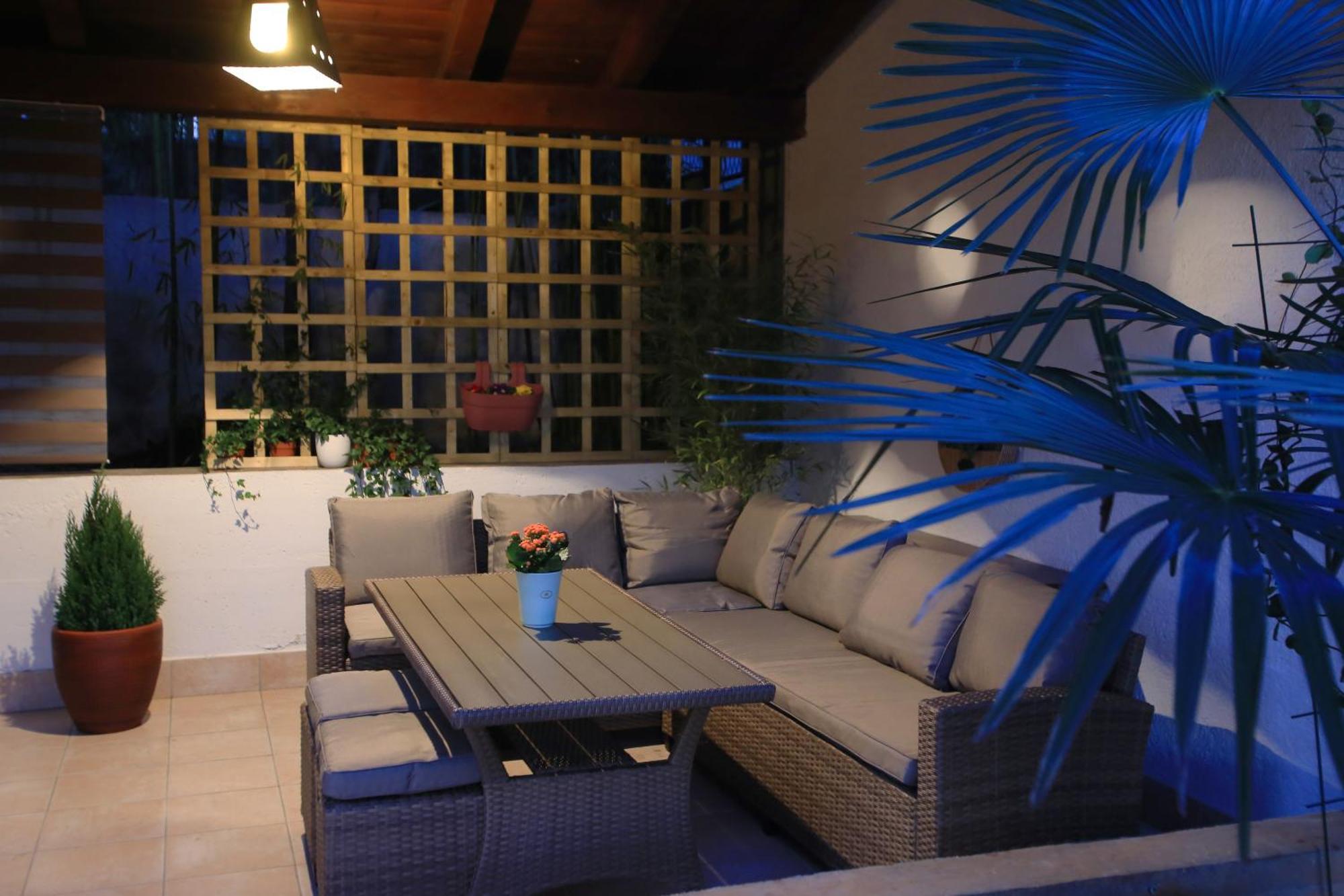 Bamboo Oasis Apartment With Terrace In The Garden And Free Parking, غييكا المظهر الخارجي الصورة